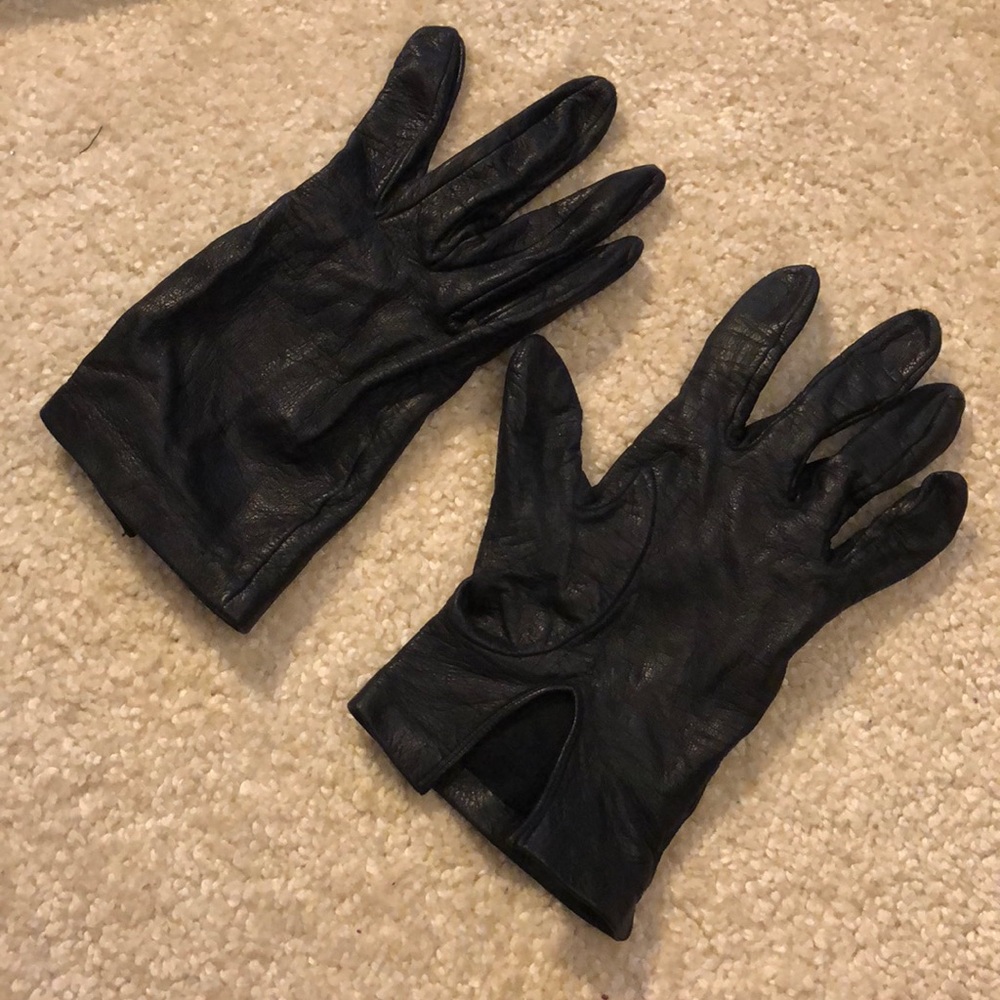 Blackish navy leather gloves